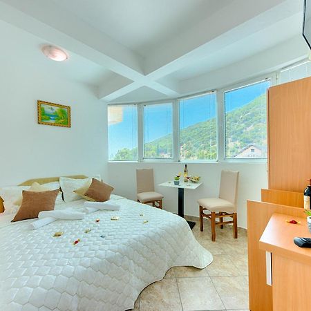 Hotel Dana Чань Екстер'єр фото