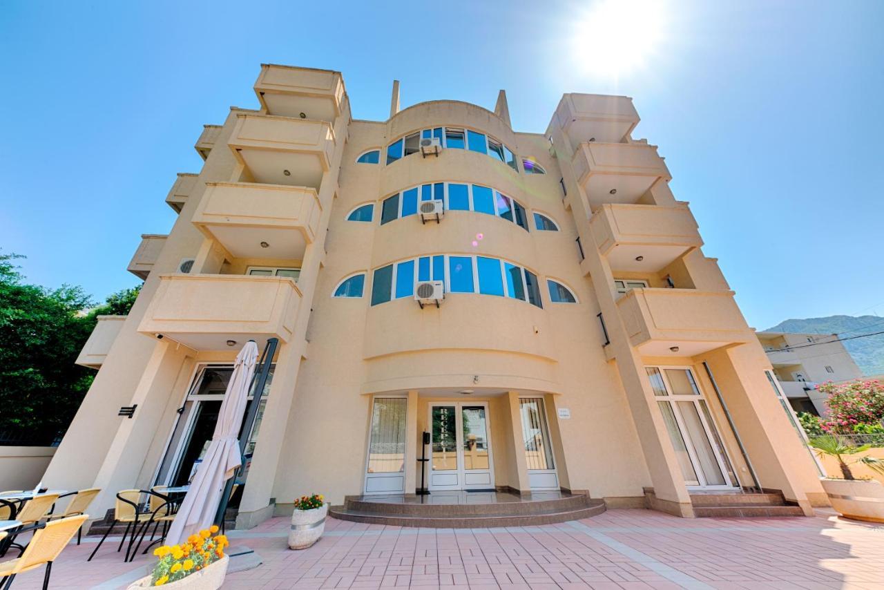 Hotel Dana Чань Екстер'єр фото