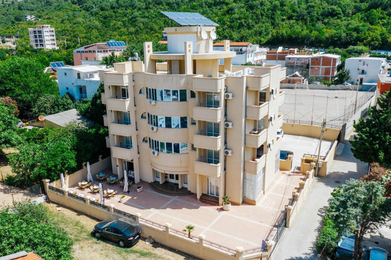 Hotel Dana Чань Екстер'єр фото