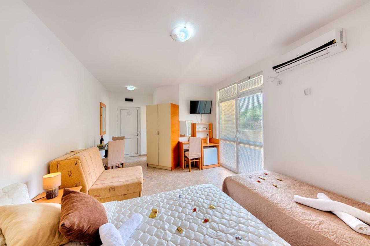 Hotel Dana Чань Екстер'єр фото