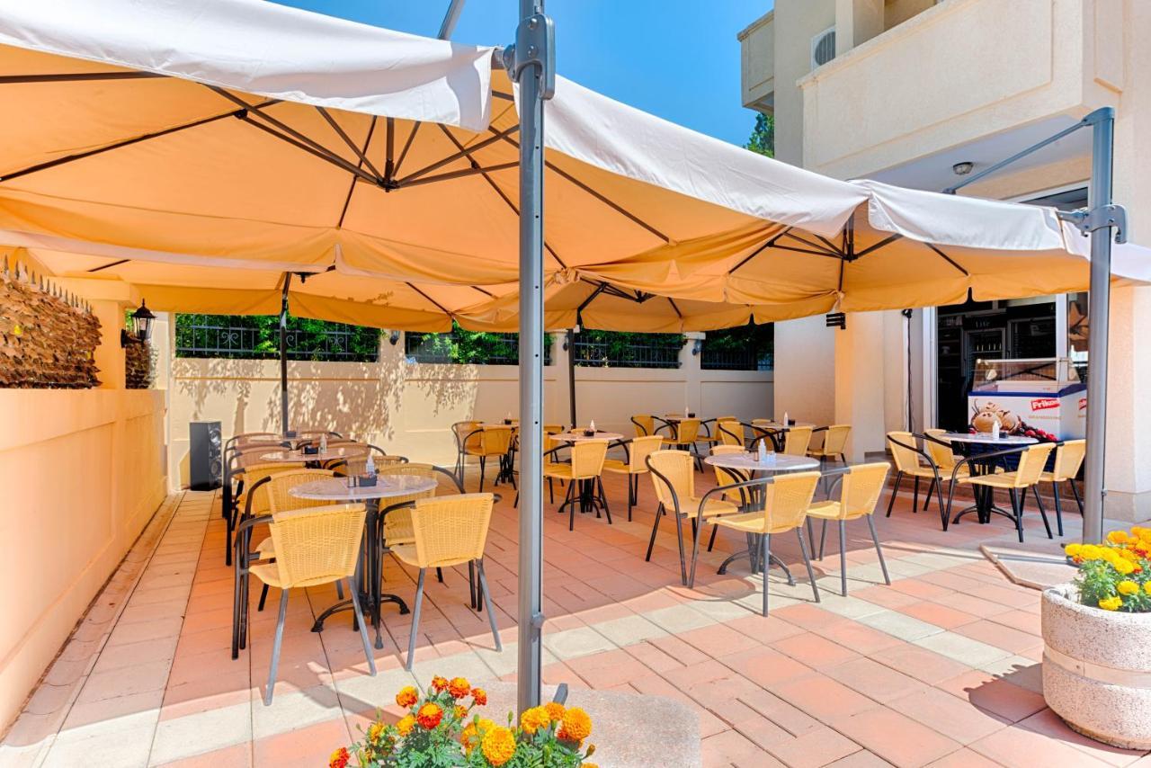 Hotel Dana Чань Екстер'єр фото