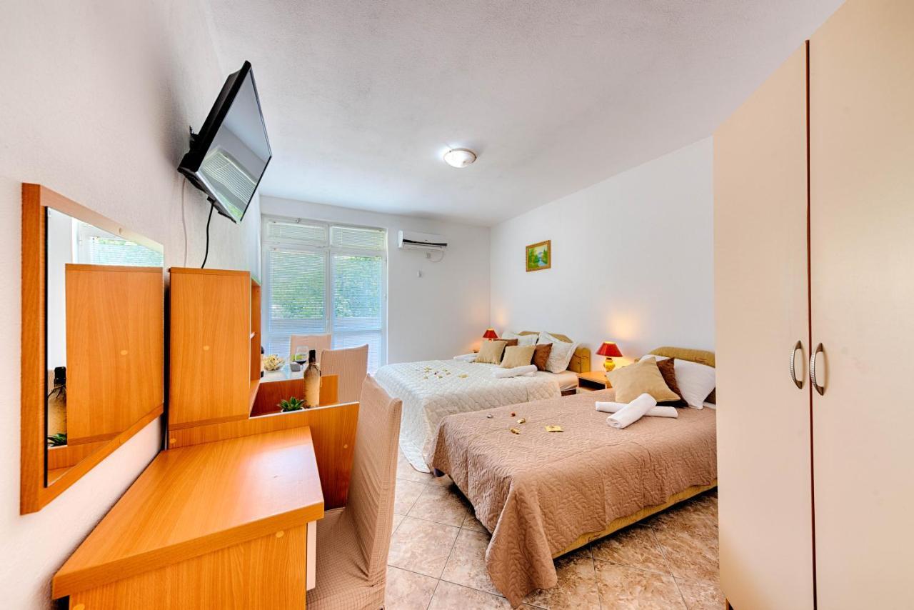 Hotel Dana Чань Екстер'єр фото