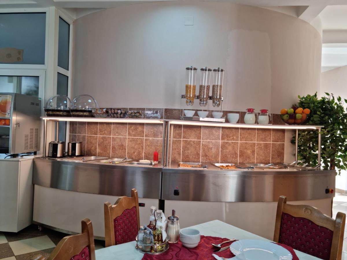 Hotel Dana Чань Екстер'єр фото
