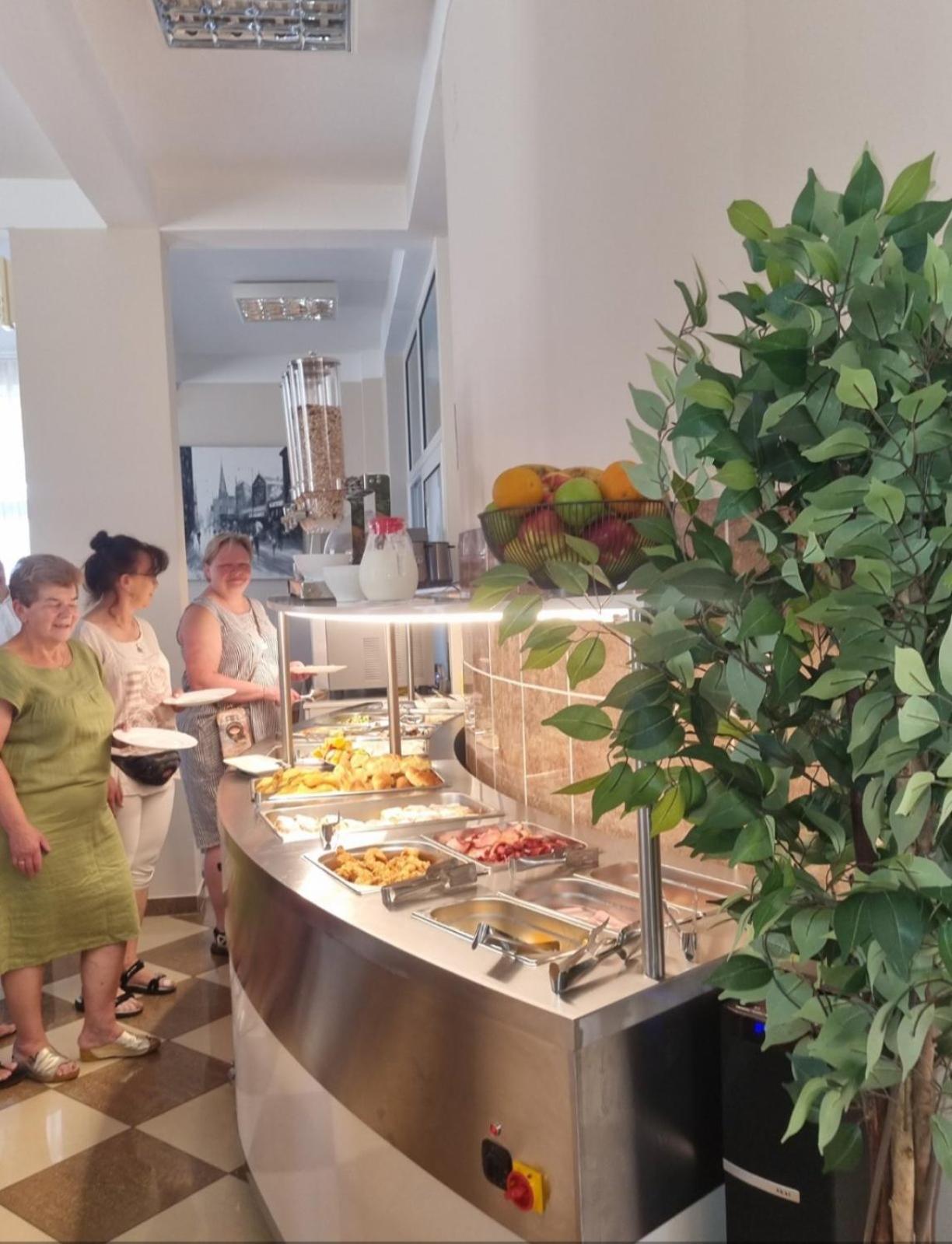 Hotel Dana Чань Екстер'єр фото